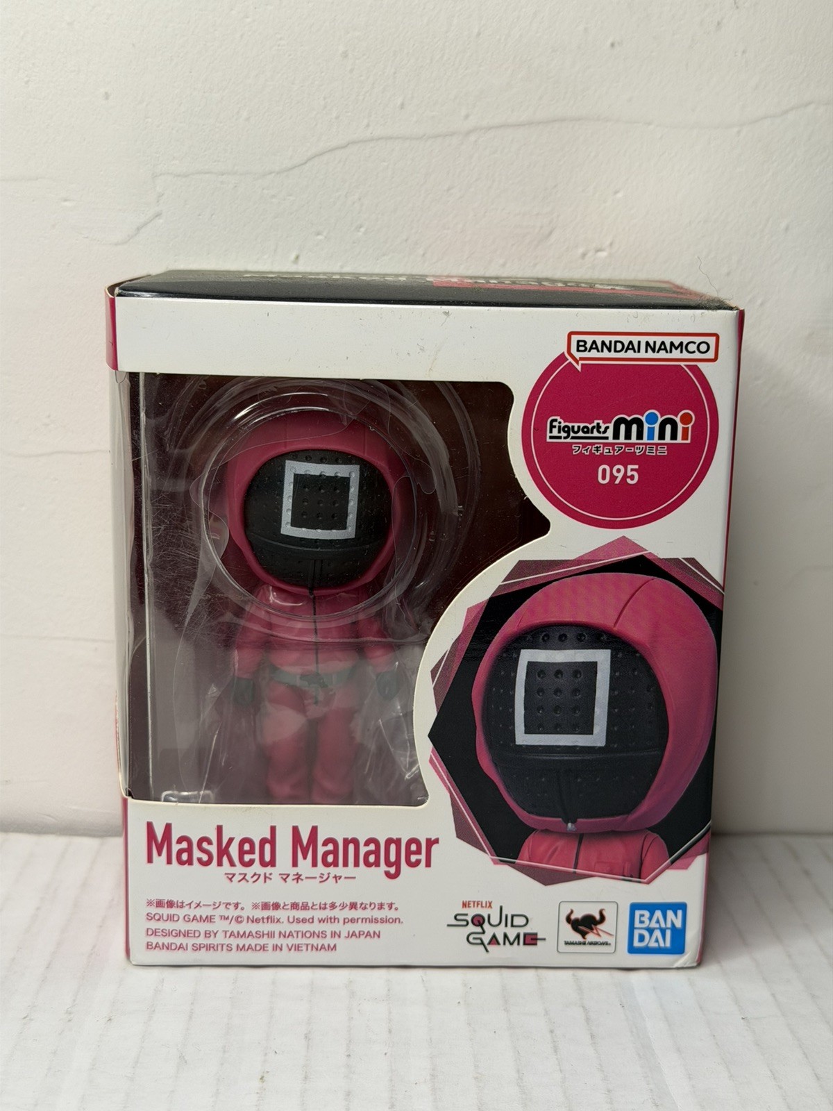 Bandai Namco Figuarts Mini 095 Masked Manager Squid Game Bandai Namco Figuarts Mini 095 Masked Manager Squid Game
