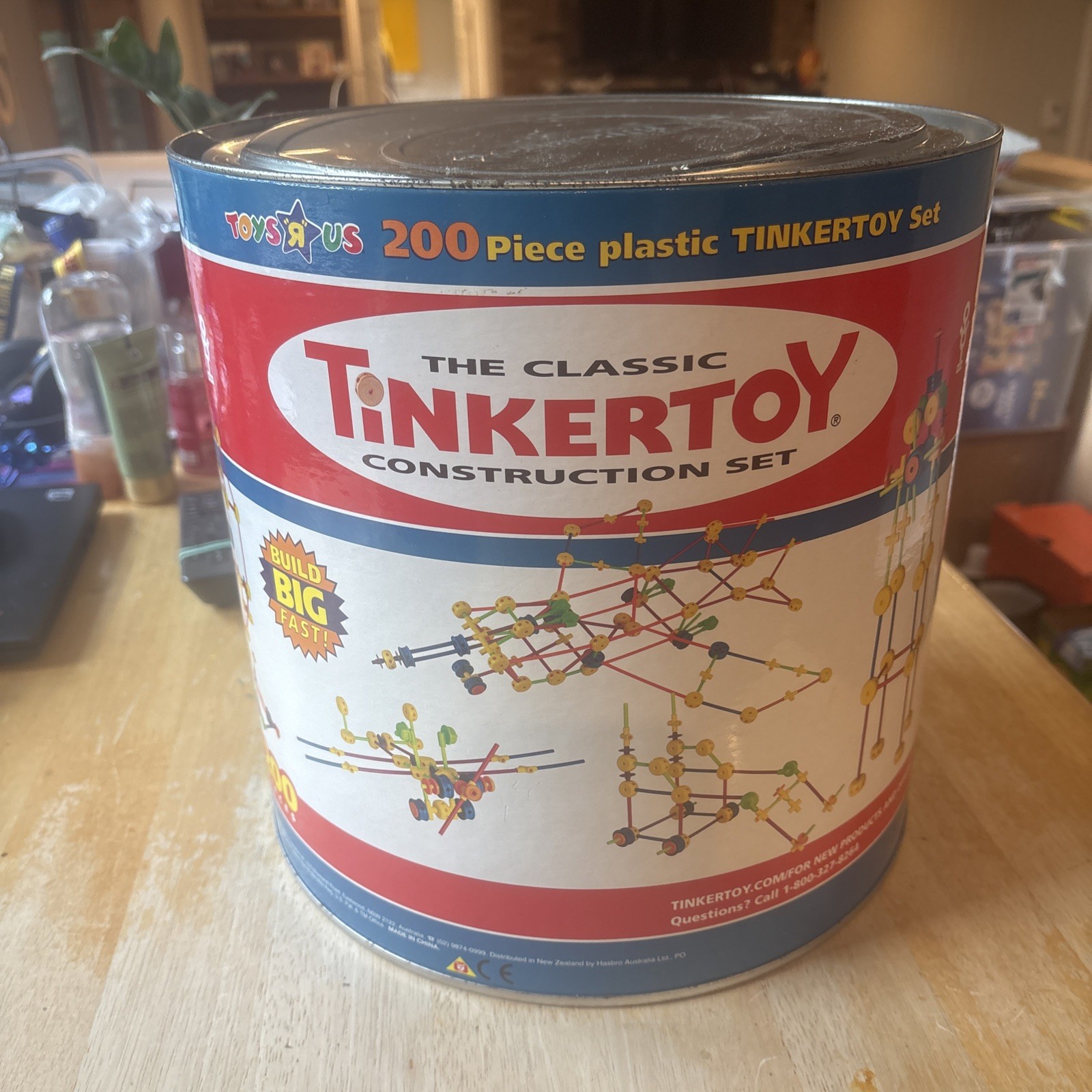 Vtg. Hasbro Classic Tinkertoy Construction Set 2004 Toys R Us Vtg. Hasbro Classic Tinkertoy Construction Set 2004 Toys R Us