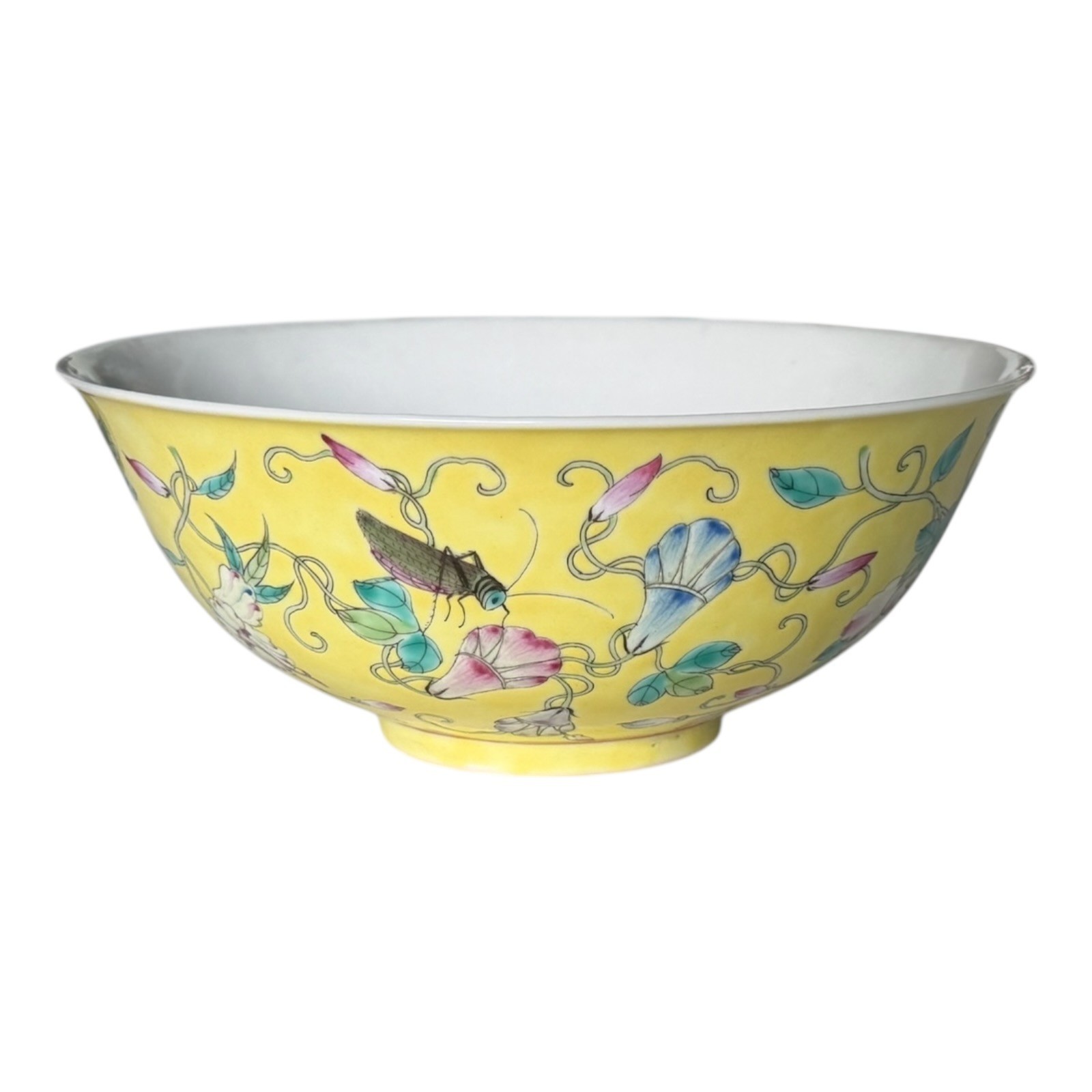 Antique Chinese Qing Dynasty Famille Jaune Bowl - Flower Sprigs Insects Pattern Antique Chinese Qing Dynasty Famille Jaune Bowl - Flower Sprigs Insects Pattern