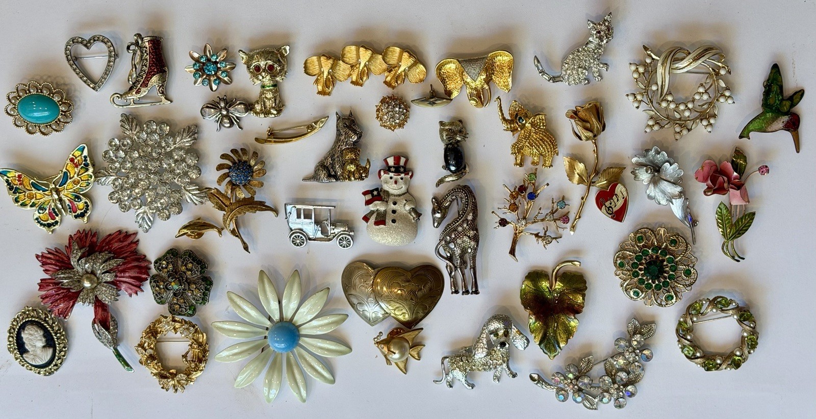 Huge Vintage Brooch Pin 40 Lot Flowers Animals 13 Signed rhinestones Fish Birds Huge Vintage Brooch Pin 40 Lot Flowers Animals 13 Signed rhinestones Fish Birds