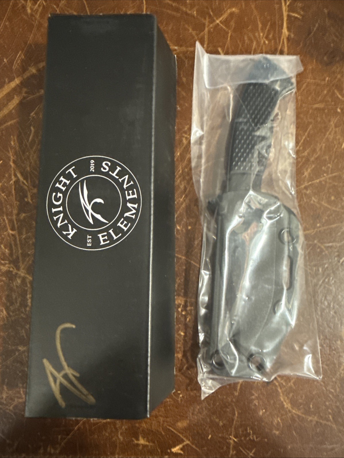 Knight Elements Hummingbird XL Hand Signed *BNIB Black DSW Knight Elements Hummingbird XL Hand Signed *BNIB Black DSW