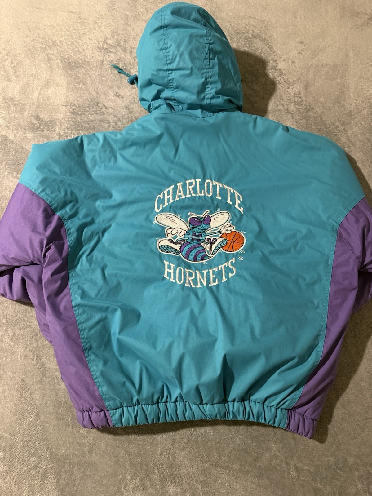 Vintage Logo Athletic Charlotte Hornets NBA Pullover Jacket - **MINT Condition** Vintage Logo Athletic Charlotte Hornets NBA Pullover Jacket - **MINT Condition**
