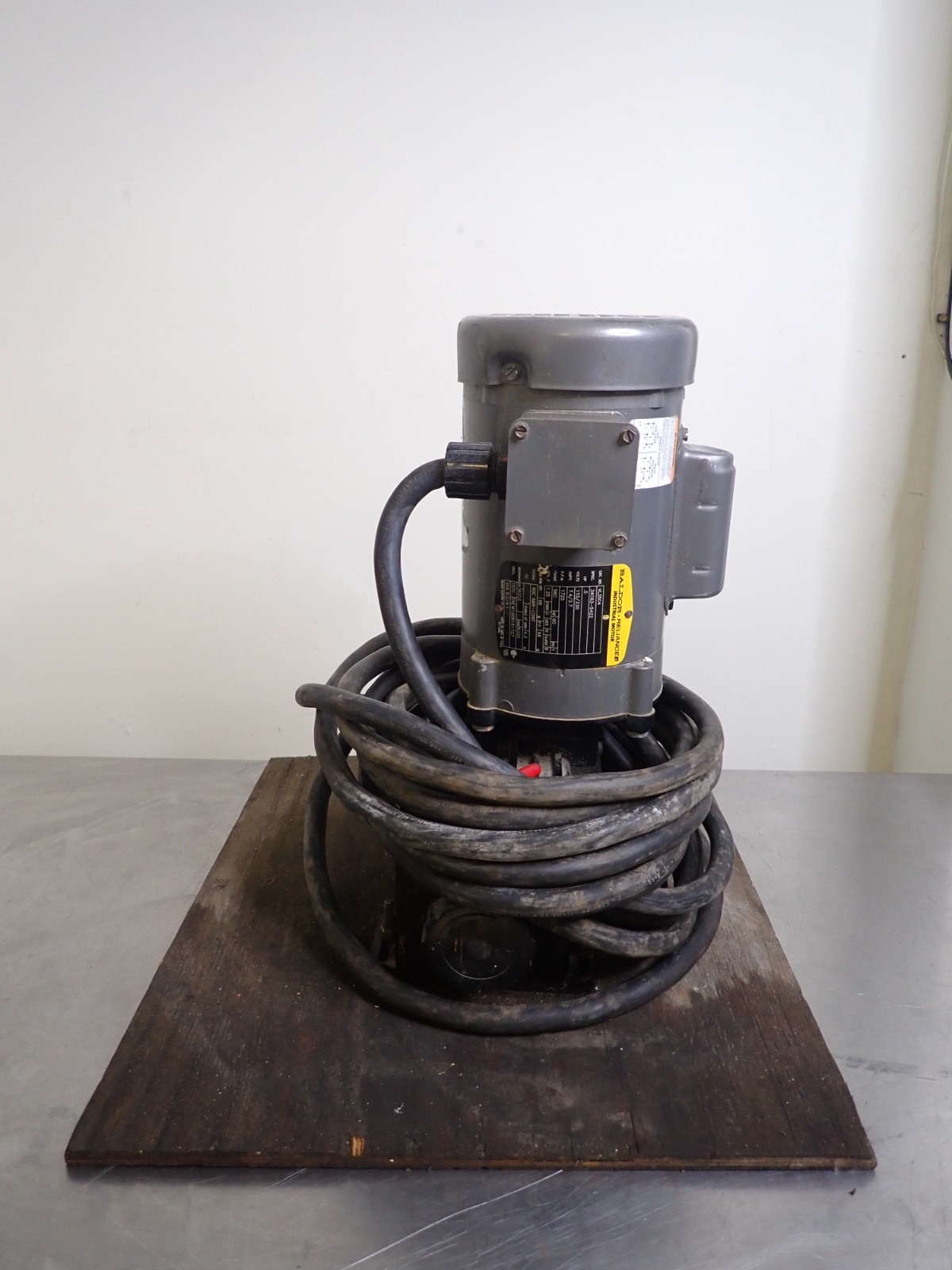 Pulsafeeder Omni Mechanical Diaphragm Metering Pump DC2C2FP w/ Baldor VL3504 Pulsafeeder Omni Mechanical Diaphragm Metering Pump DC2C2FP w/ Baldor VL3504