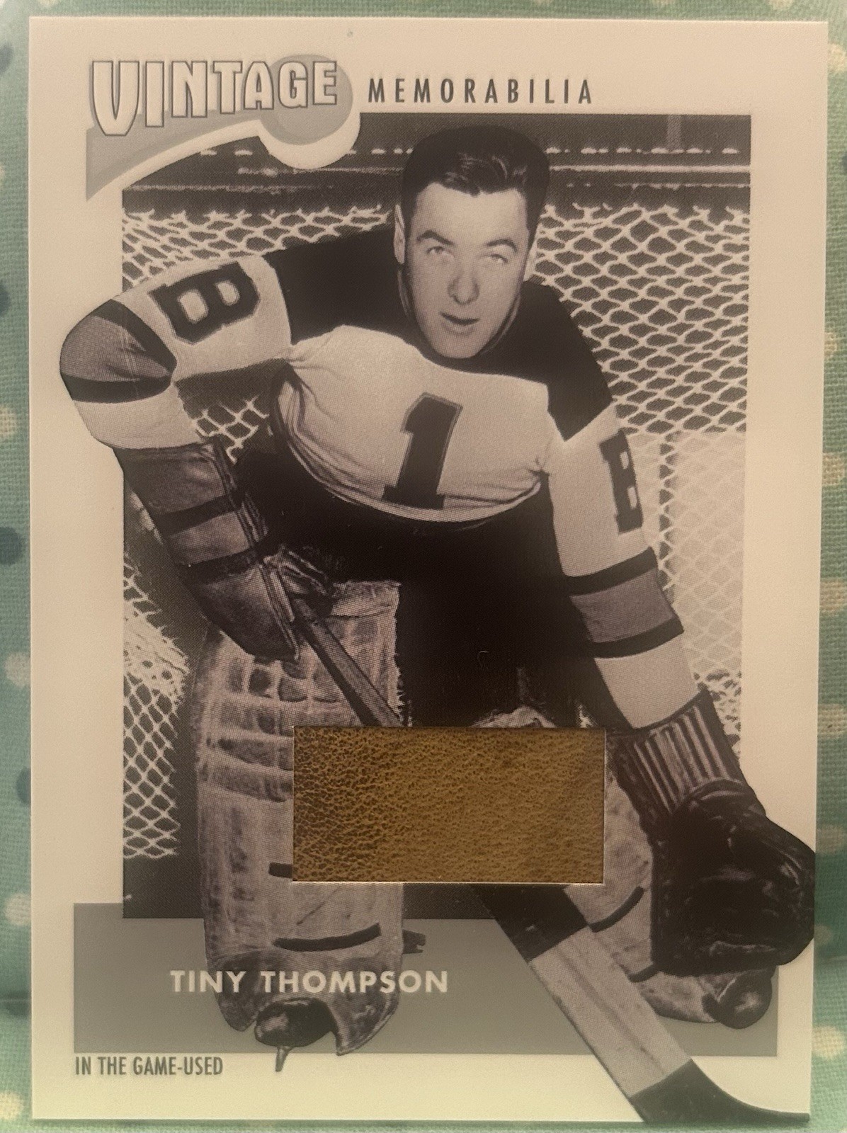 TINY THOMPSON 2002-03 Be A Player In The Game-Used Vintage Memorabilia Pad Relic TINY THOMPSON 2002-03 Be A Player In The Game-Used Vintage Memorabilia Pad Relic