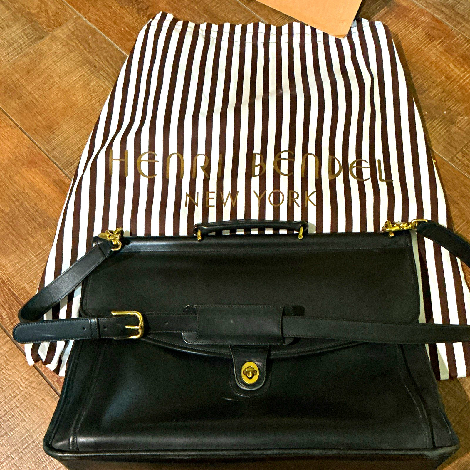 Coach Black Satchel Top Handle Bag Turn Lock, Detachable Strap, Gold Hardware