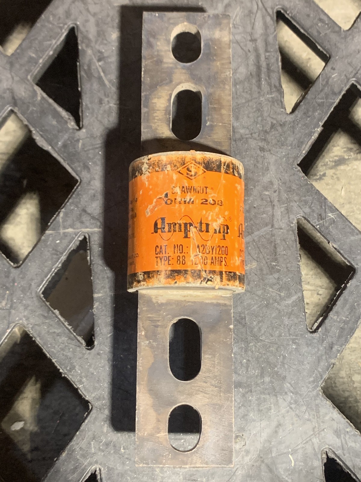 Shawmut A2BY1200 Form 208 Fuse, Type 88, 1200A, 250VAC, 200kA @ 250VAC Shawmut A2BY1200 Form 208 Fuse, Type 88, 1200A, 250VAC, 200kA @ 250VAC
