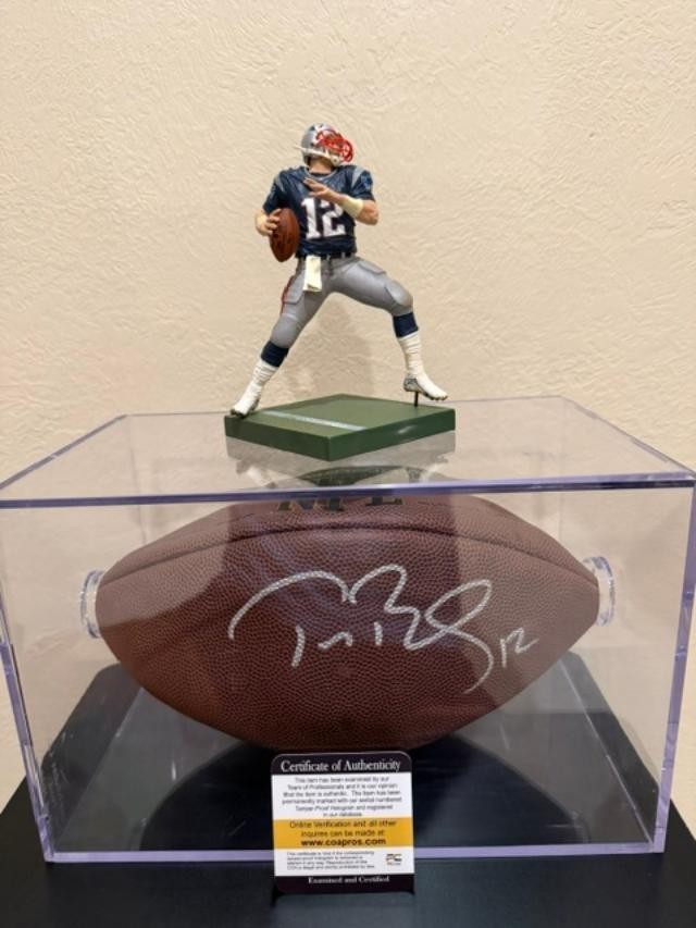 Tom Brady Autographed Signed NFL Football w/Display Case +Figure +COA Hologram Tom Brady Autographed Signed NFL Football w/Display Case +Figure +COA Hologram