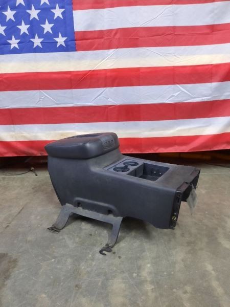 2007-2009 GMC Sierra 1500 Front Floor Console Opt U42 OEM