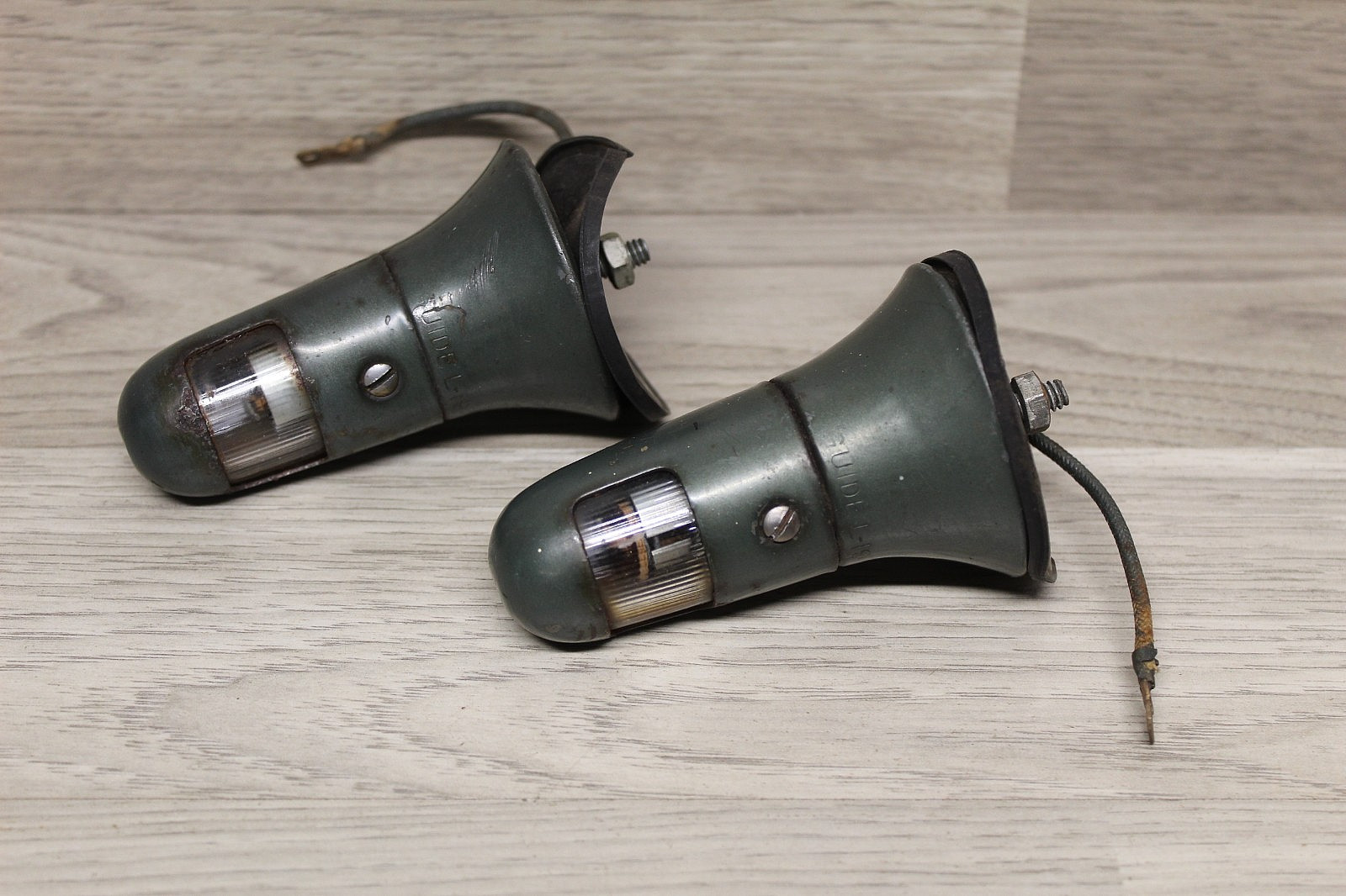 Pair 1949 1950 Vintage Guide L-19 License Plate Lights Chevy Pontiac GM Lamp OEM