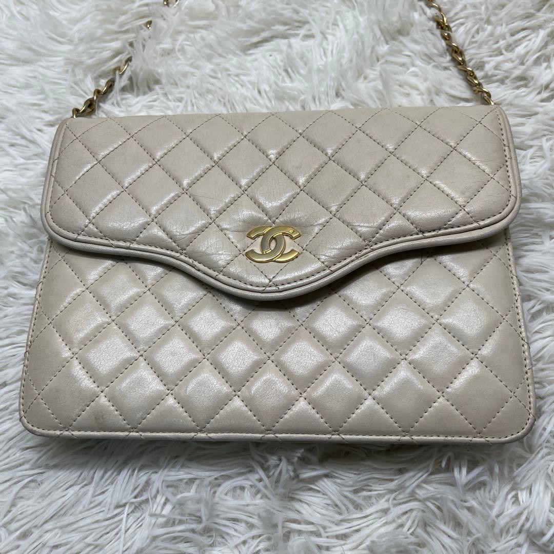 CHANEL Matelasse Ivory Lambskin Leather Chain Shoulder Bag from Japan Auth