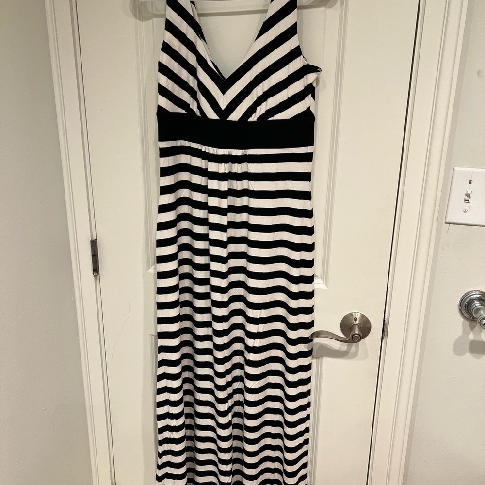 Ann Taylor Black and White Striped Maxi Dress Ann Taylor Black and White Striped Maxi Dress