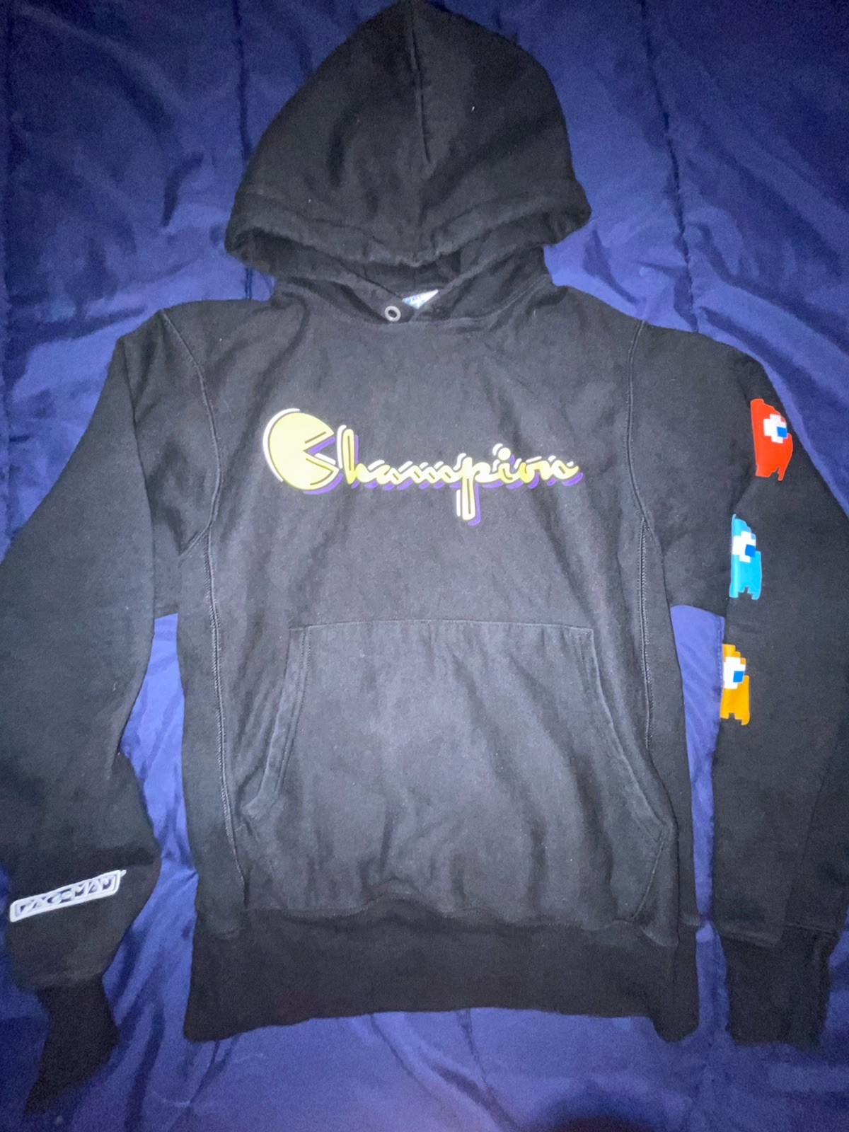 Vintage Champion x Pac-Man Limited Edition Reverse Weave Hoodie Size Small Vintage Champion x Pac-Man Limited Edition Reverse Weave Hoodie Size Small