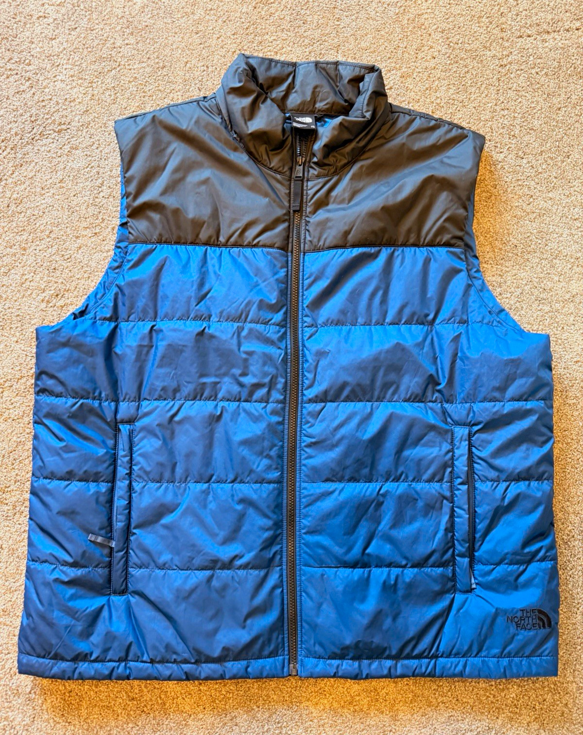 The North Face Men\'s Puffer Vest Blue/Black Colorblock Full Zip Pockets 2XL The North Face Men\'s Puffer Vest Blue/Black Colorblock Full Zip Pockets 2XL