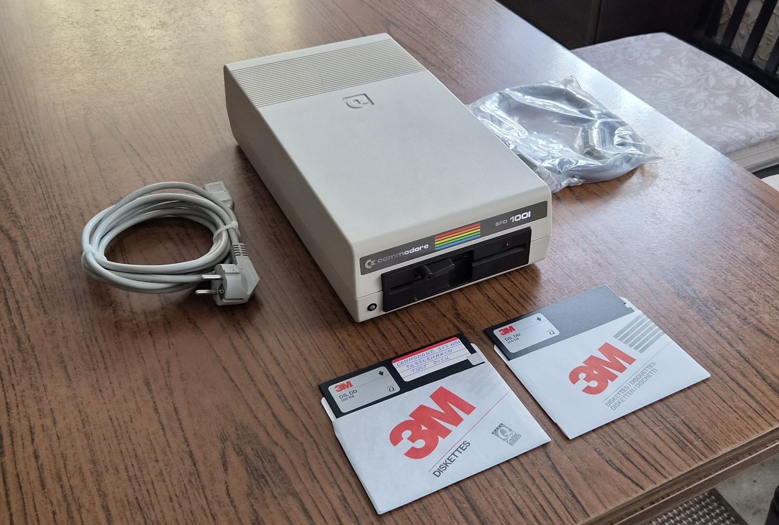 Commodore SFD 1001 Floppy Disk Drive + IEEE-488 cable – Fully Serviced & Tested