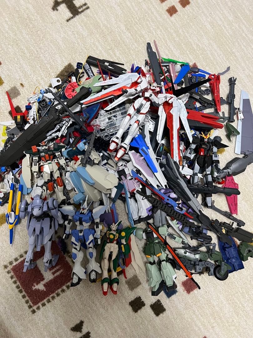 Bandai Gundam Built Model Junk Parts Large Lot Collectible15+ Bandai Gundam Built Model Junk Parts Large Lot Collectible15+