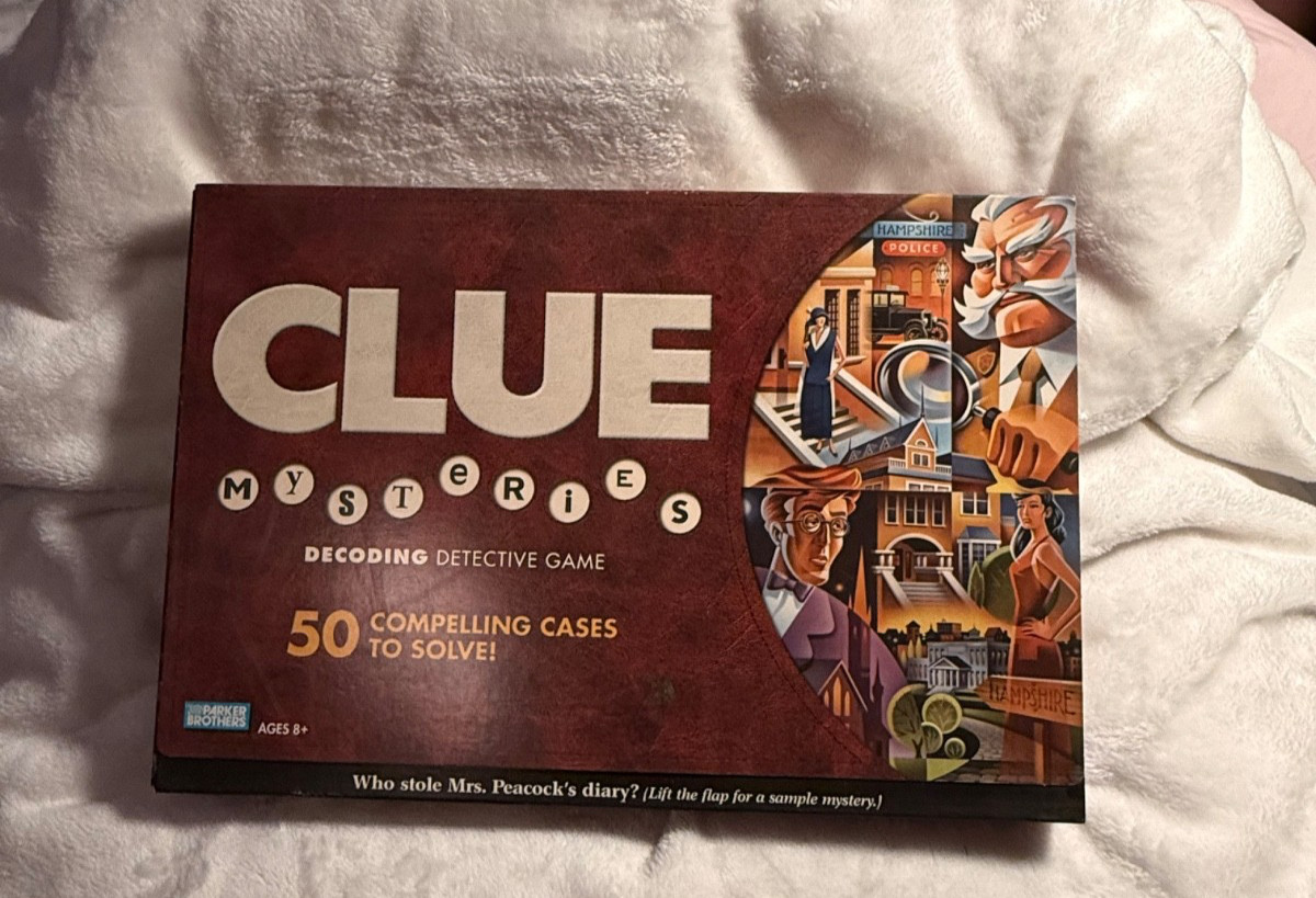CLUE Mysteries Decoding Detective Board Game Parker Brothers 2005 Complete CLUE Mysteries Decoding Detective Board Game Parker Brothers 2005 Complete