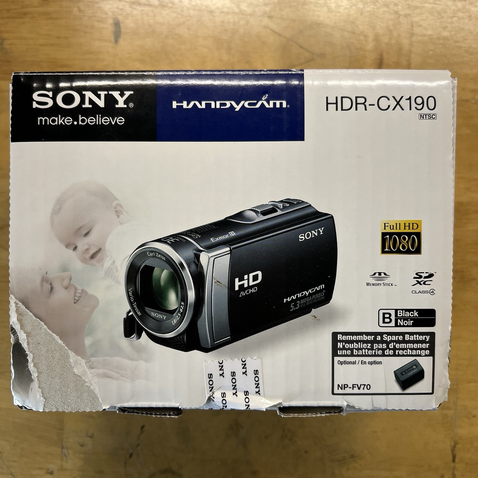 Sony HDR-CX190 HD Handycam Camcorder 30x Black with Original Box Sony HDR-CX190 HD Handycam Camcorder 30x Black with Original Box