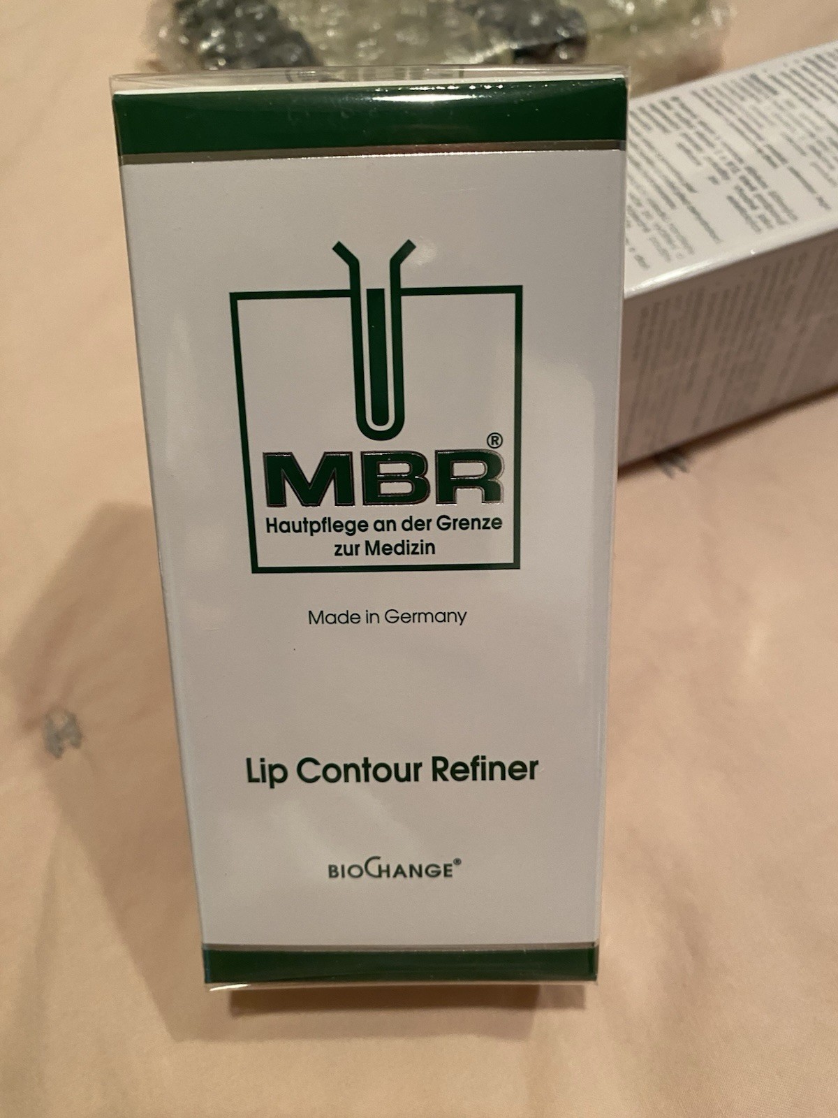 MBR BioChange Lip Contour Refiner 15ml BNIB MBR BioChange Lip Contour Refiner 15ml BNIB