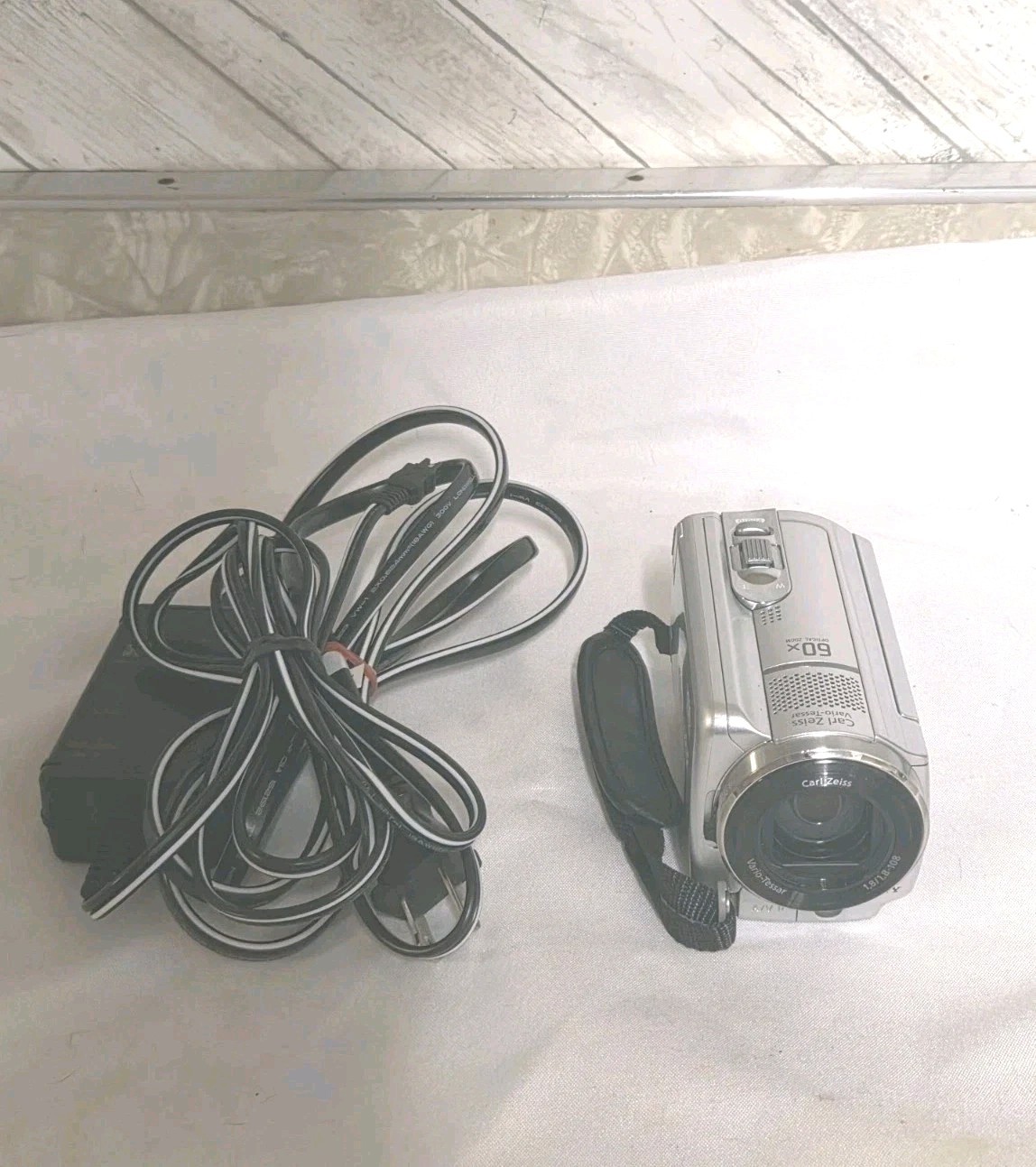 Sony Handycam DCR-SR68 Silver Video Digital Camcorder 60x Zoom 80GB HDD - Tested
