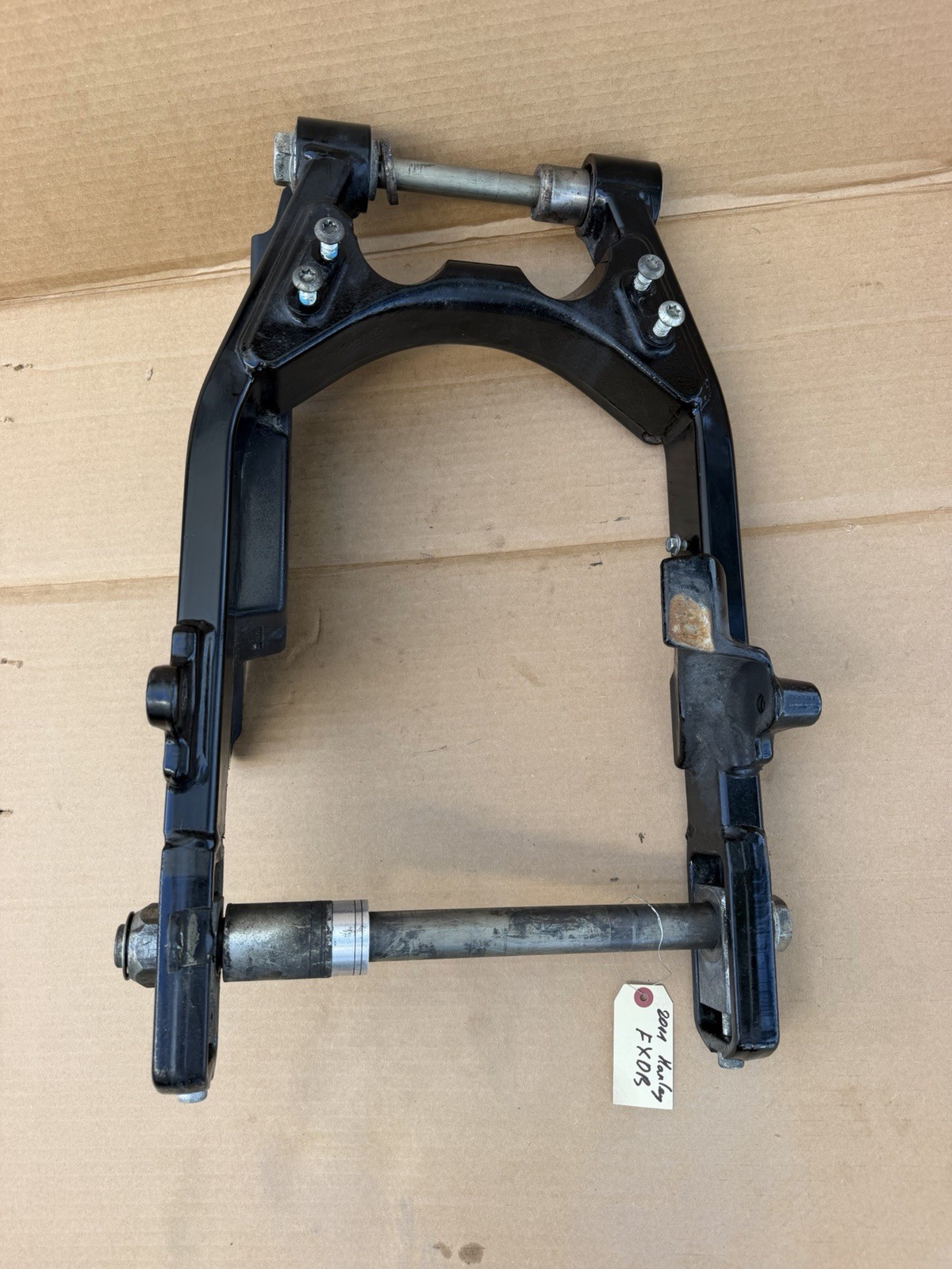 OEM Harley-Davidson Dyna Swingarm FXDB FXDL FXDC 2008–2017 OEM Harley-Davidson Dyna Swingarm FXDB FXDL FXDC 2008–2017