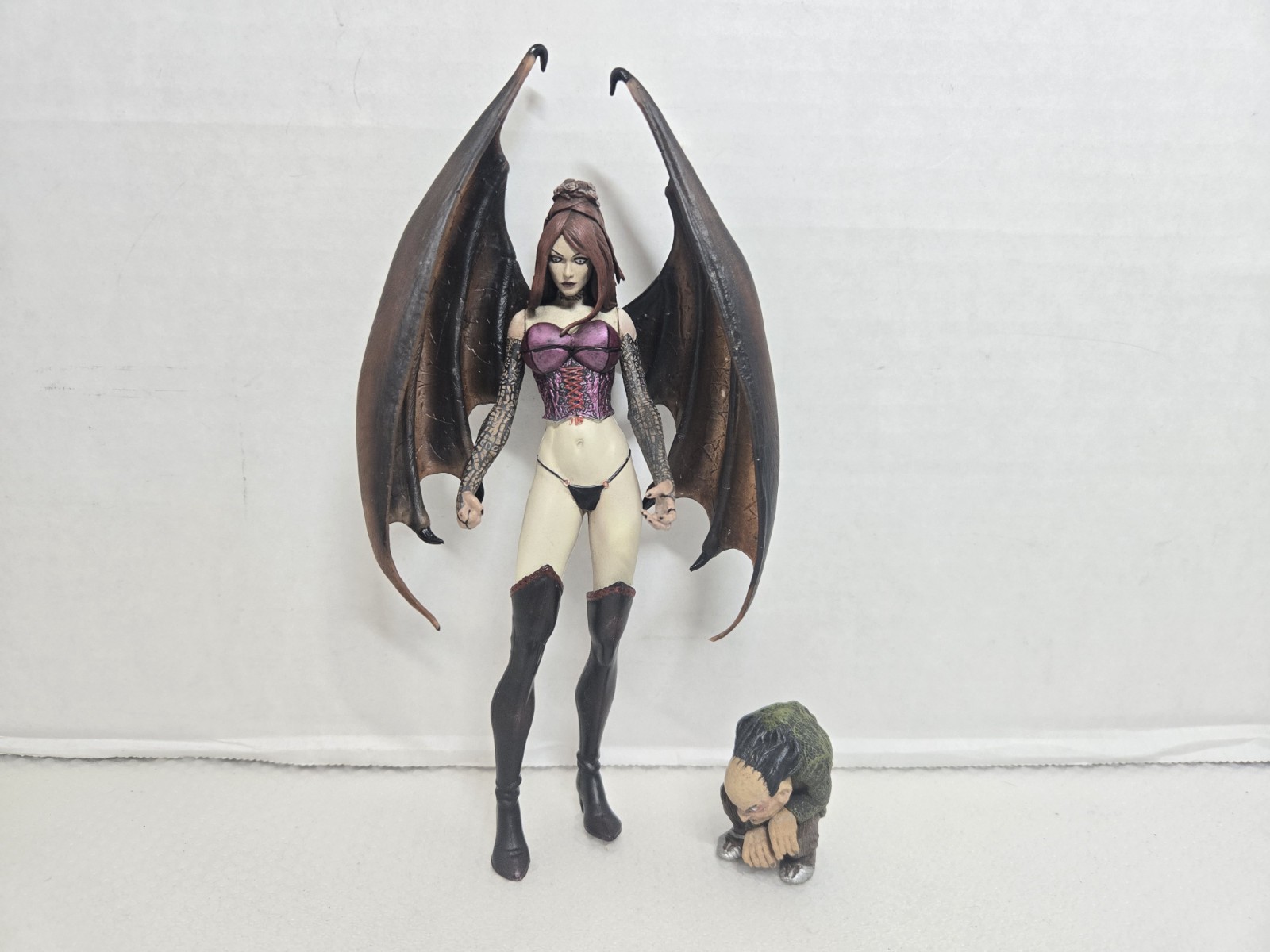NECA Player Select Castlevania Succubus Action Figure 2007 NECA Player Select Castlevania Succubus Action Figure 2007