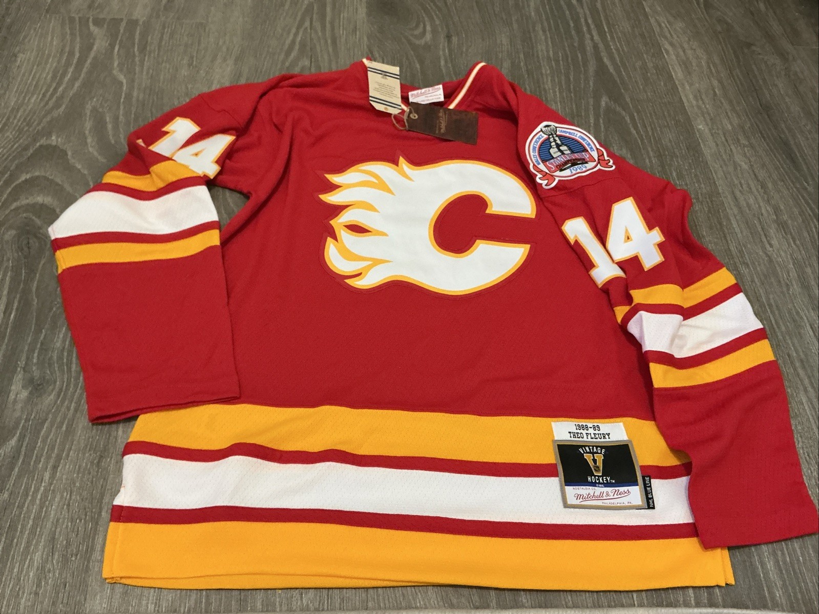 Mitchell & Ness Calgary Flames Jersey 1989 Stanley Cup #14 Fleury Men’s Large Mitchell & Ness Calgary Flames Jersey 1989 Stanley Cup #14 Fleury Men’s Large