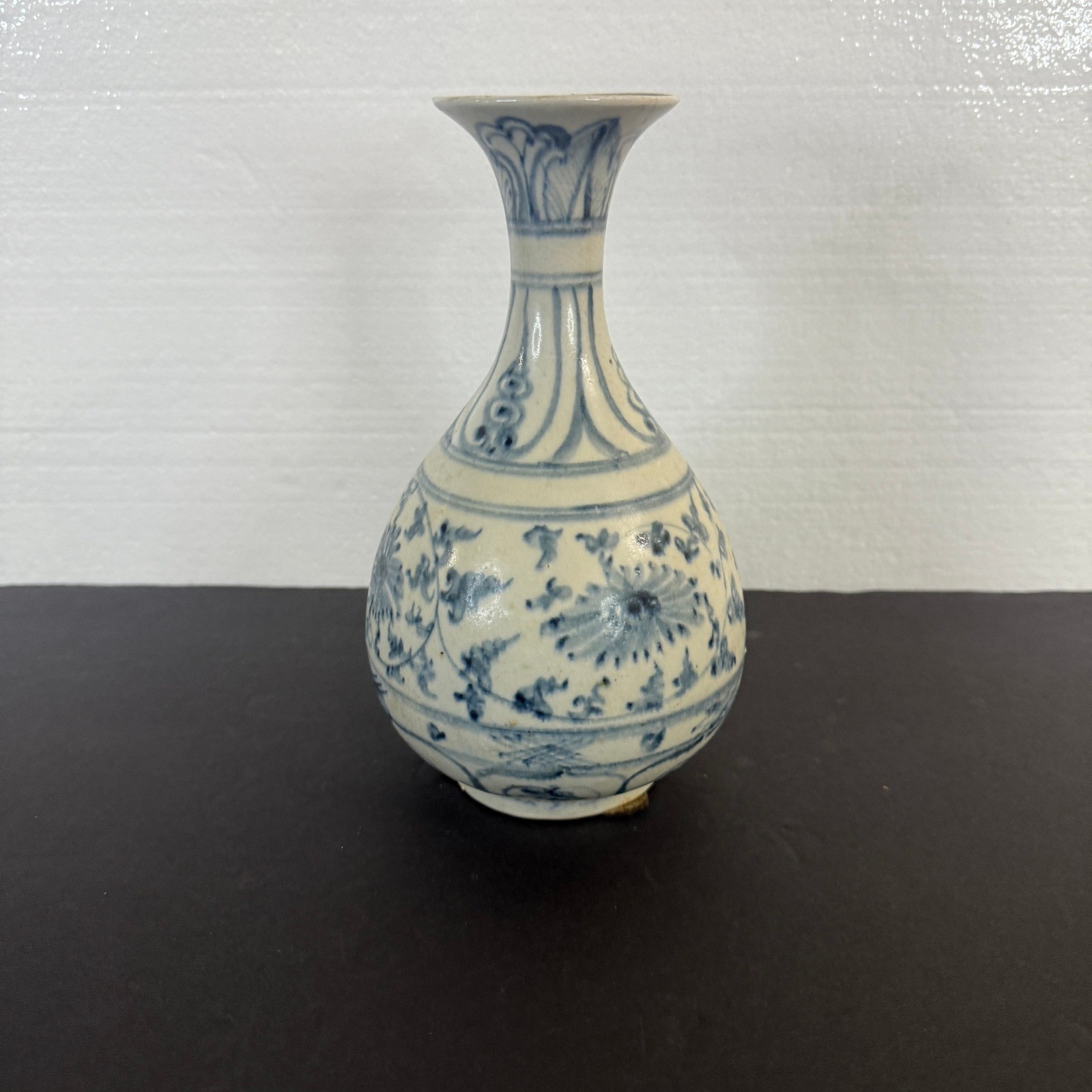 Vintage Chinese Blue and White Porcelain Bud Vase Floral Crackle Glaze 6.5 Inch Vintage Chinese Blue and White Porcelain Bud Vase Floral Crackle Glaze 6.5 Inch