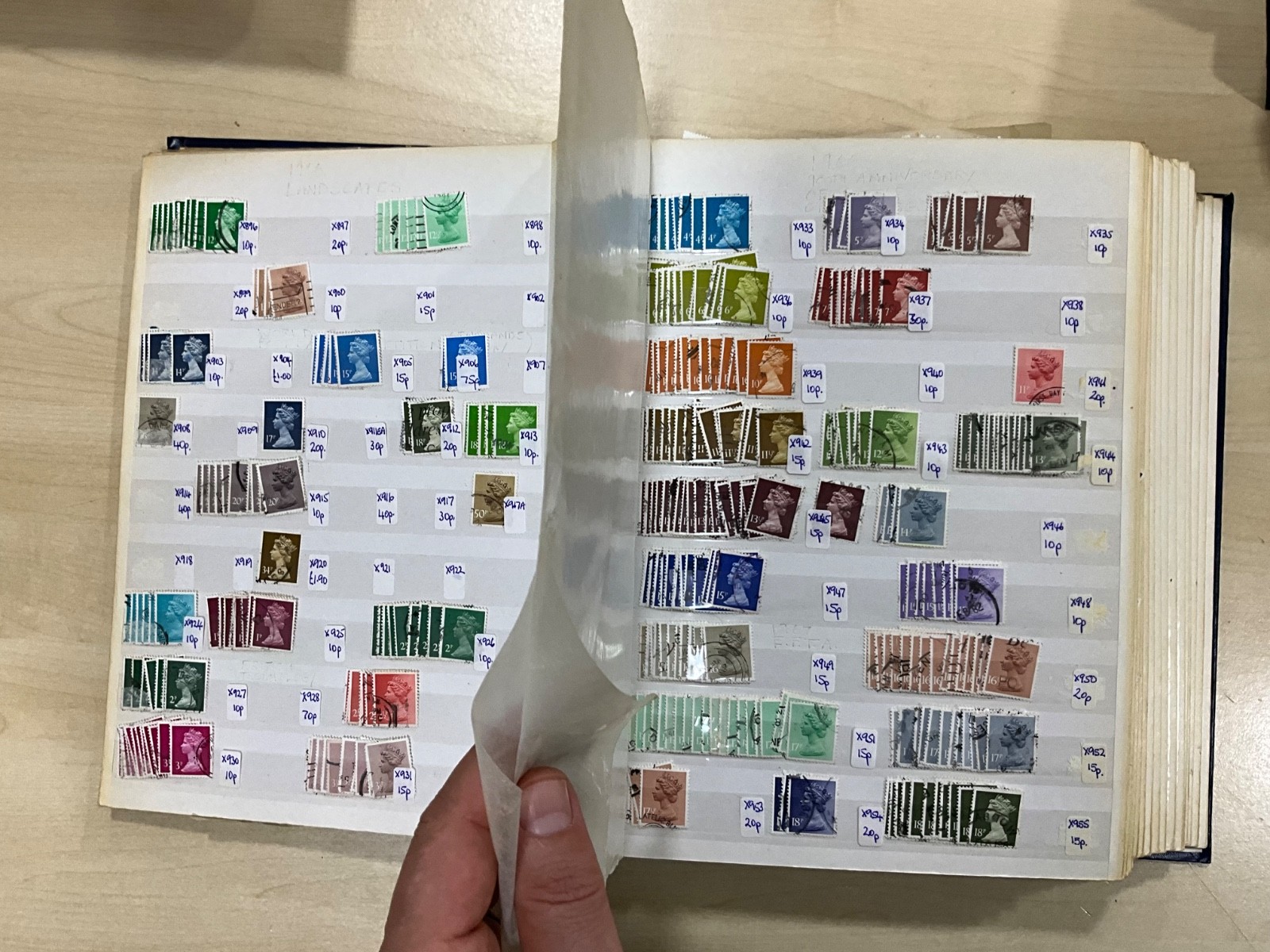 GB Definitive Stamps castles large format machin wilding regional 2.6kg #405 GB Definitive Stamps castles large format machin wilding regional 2.6kg #405