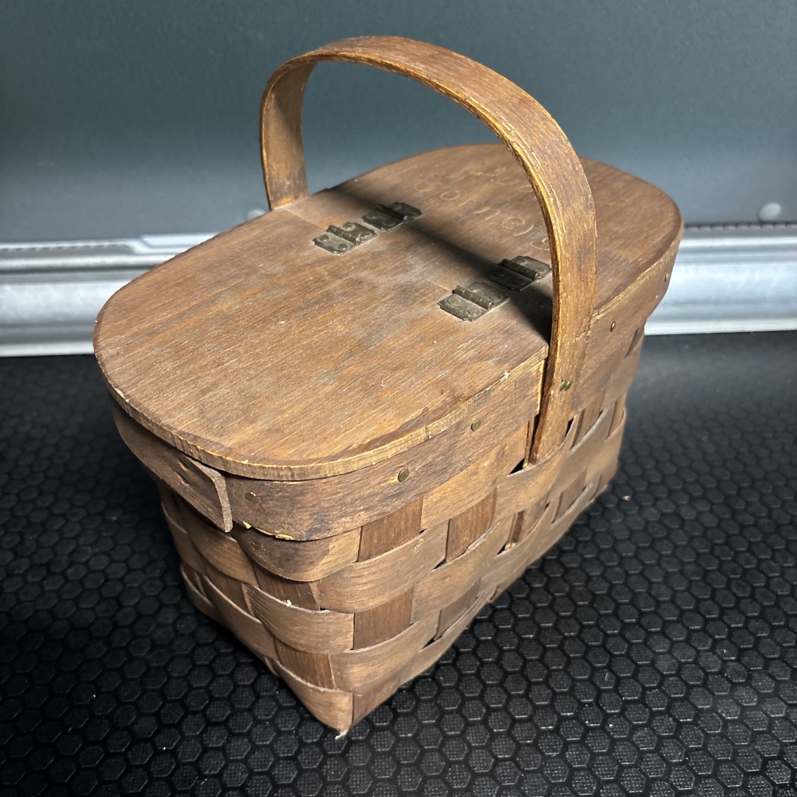 Vintage Peterboro Picnic Basket Split Oak New England USA Small Lift Lid Woven Vintage Peterboro Picnic Basket Split Oak New England USA Small Lift Lid Woven