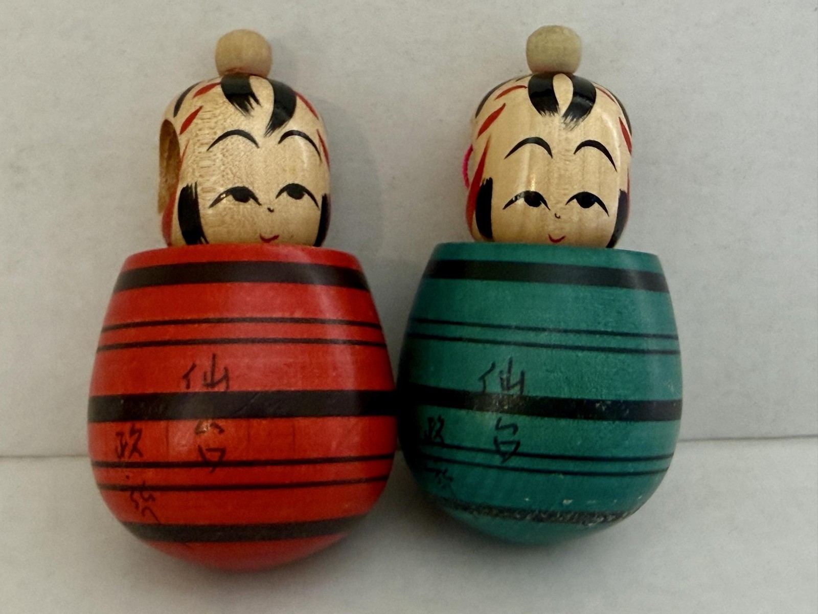 Vintage Japanese Kokeshi Tops Wooden Toys Pair Red Green Roly Poly Japan 2