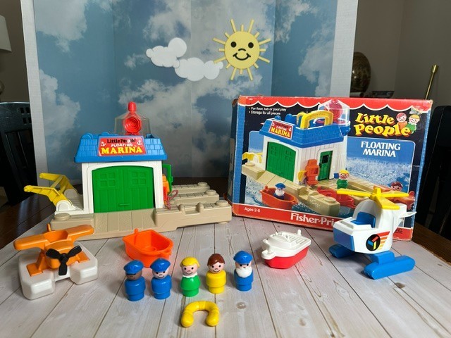 Vintage Fisher Price Little People Floating Marina #2582 COMPLETE.  BOX. MINT