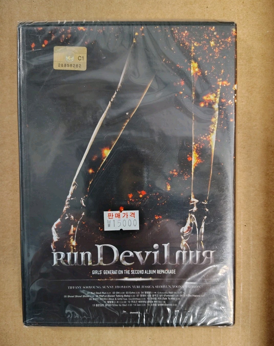 SNSD Girls' Generation Run Devil Run 2nd Album Repackage SEALED CD From US SNSD Girls' Generation Run Devil Run 2nd Album Repackage SEALED CD From US