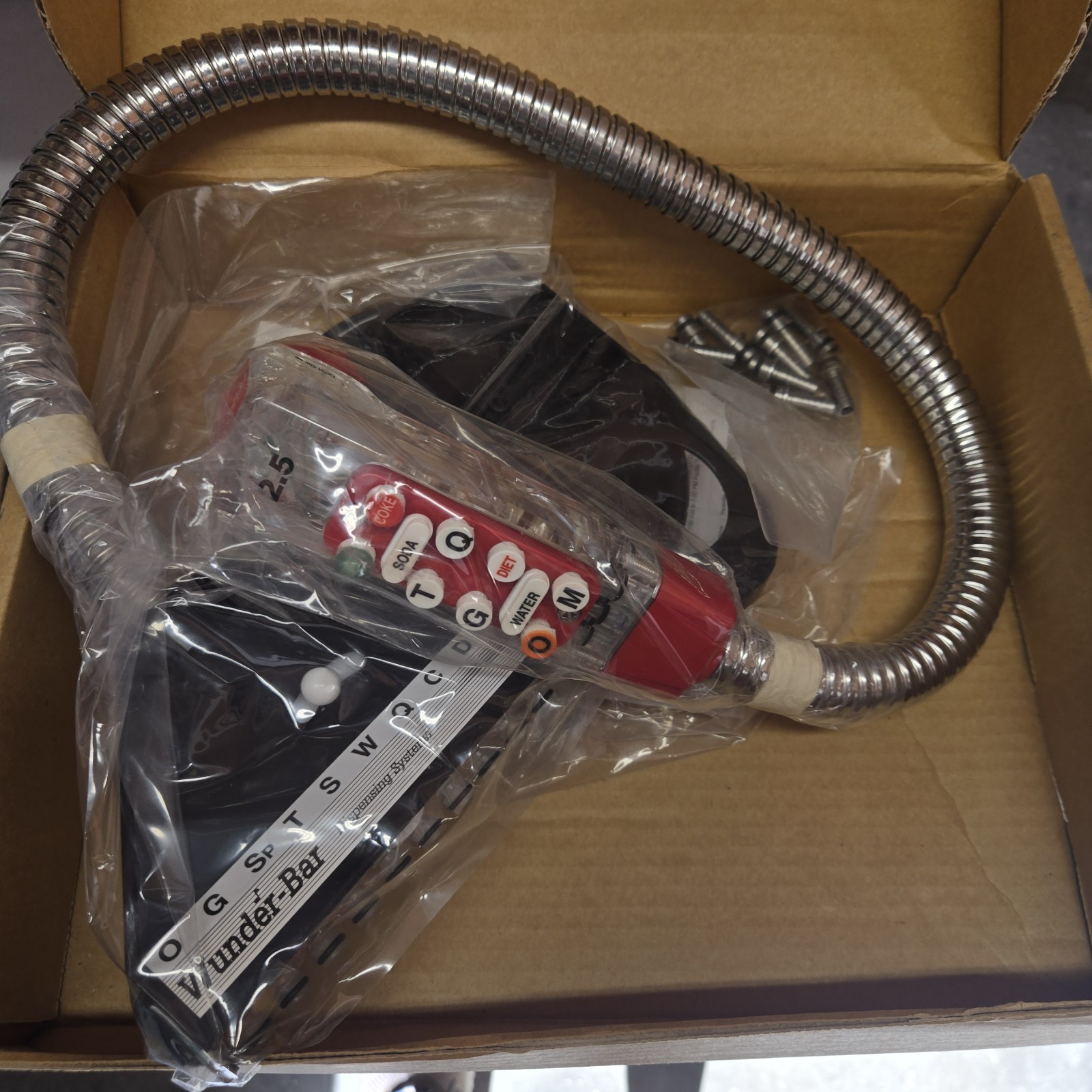 Wunder-Bar Soda Gun 10 Button Beverage Dispenser 2.5 - Manifold - Holster - Coke Wunder-Bar Soda Gun 10 Button Beverage Dispenser 2.5 - Manifold - Holster - Coke