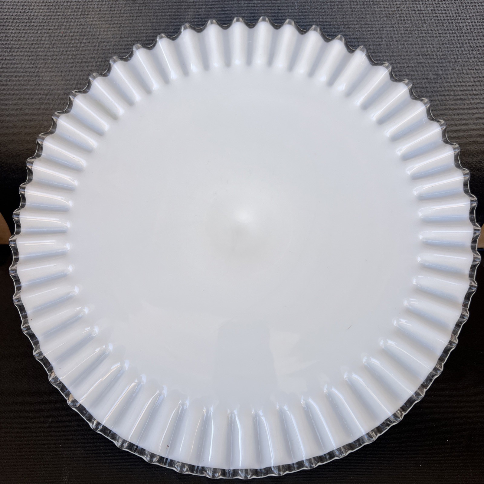 VINTAGE FENTON ART GLASS MILK WHITE SILVER CREST PEDESTAL CAKE PLATE VINTAGE FENTON ART GLASS MILK WHITE SILVER CREST PEDESTAL CAKE PLATE