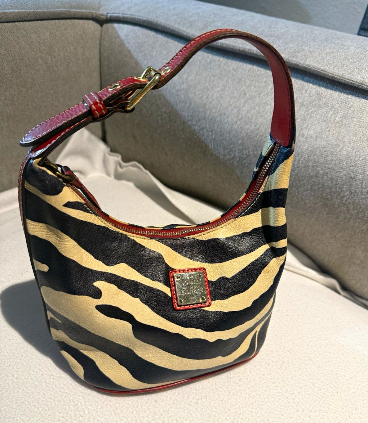 Dooney & Bourke Vintage Small Zebra Print Shoulder Bag Zip Red Lining Dooney & Bourke Vintage Small Zebra Print Shoulder Bag Zip Red Lining