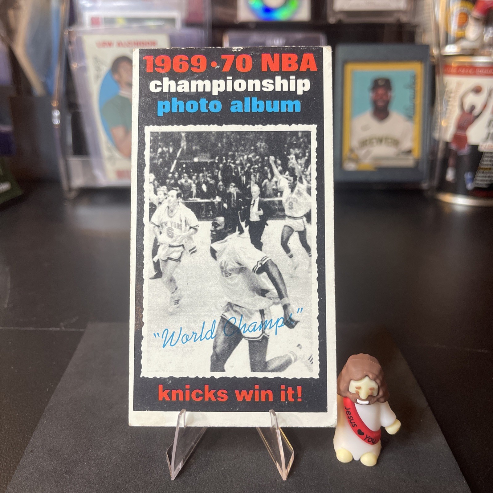 1970-71 Topps Set-Break #175 Knicks Celebrate VG-VGEX 1970-71 Topps Set-Break #175 Knicks Celebrate VG-VGEX
