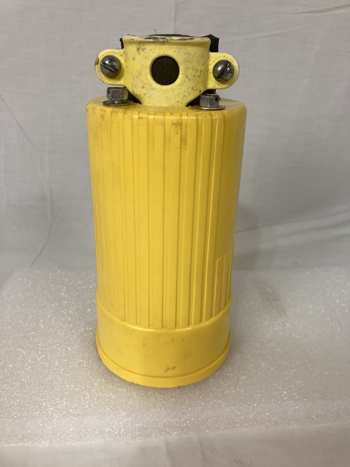 Hubbell HBL26418 Hubbellock 3 Pole 60 Amp 600V Female SALE TODAY Hubbell HBL26418 Hubbellock 3 Pole 60 Amp 600V Female SALE TODAY