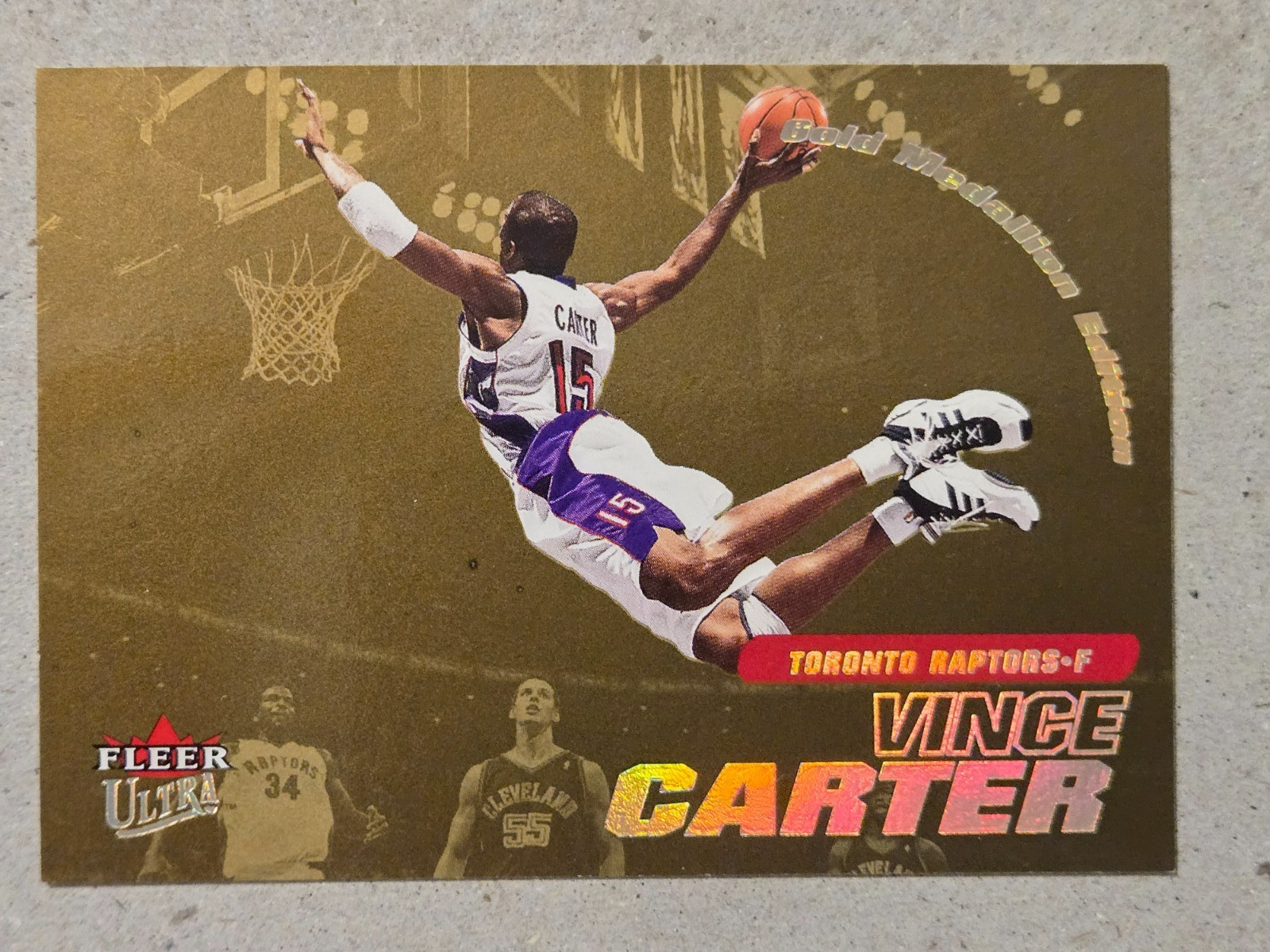 2000-01 Fleer Ultra Vince Carter Gold Medallion SSP #1G Card ICONIC DUNK LOW POP