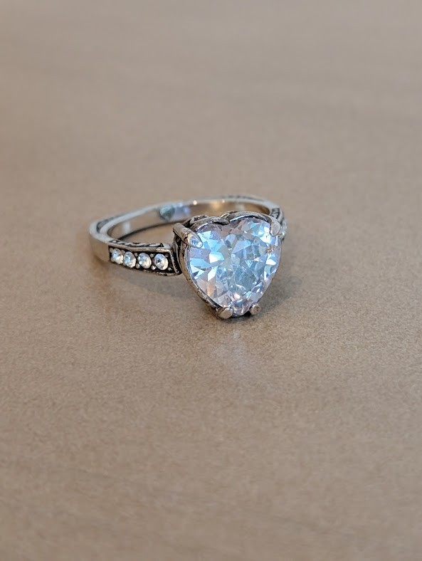 VTG BRIGHTON SIGNED HEART SOLITAIRE RING CLEAR CRYSTAL SILVER TONE 8 VTG BRIGHTON SIGNED HEART SOLITAIRE RING CLEAR CRYSTAL SILVER TONE 8