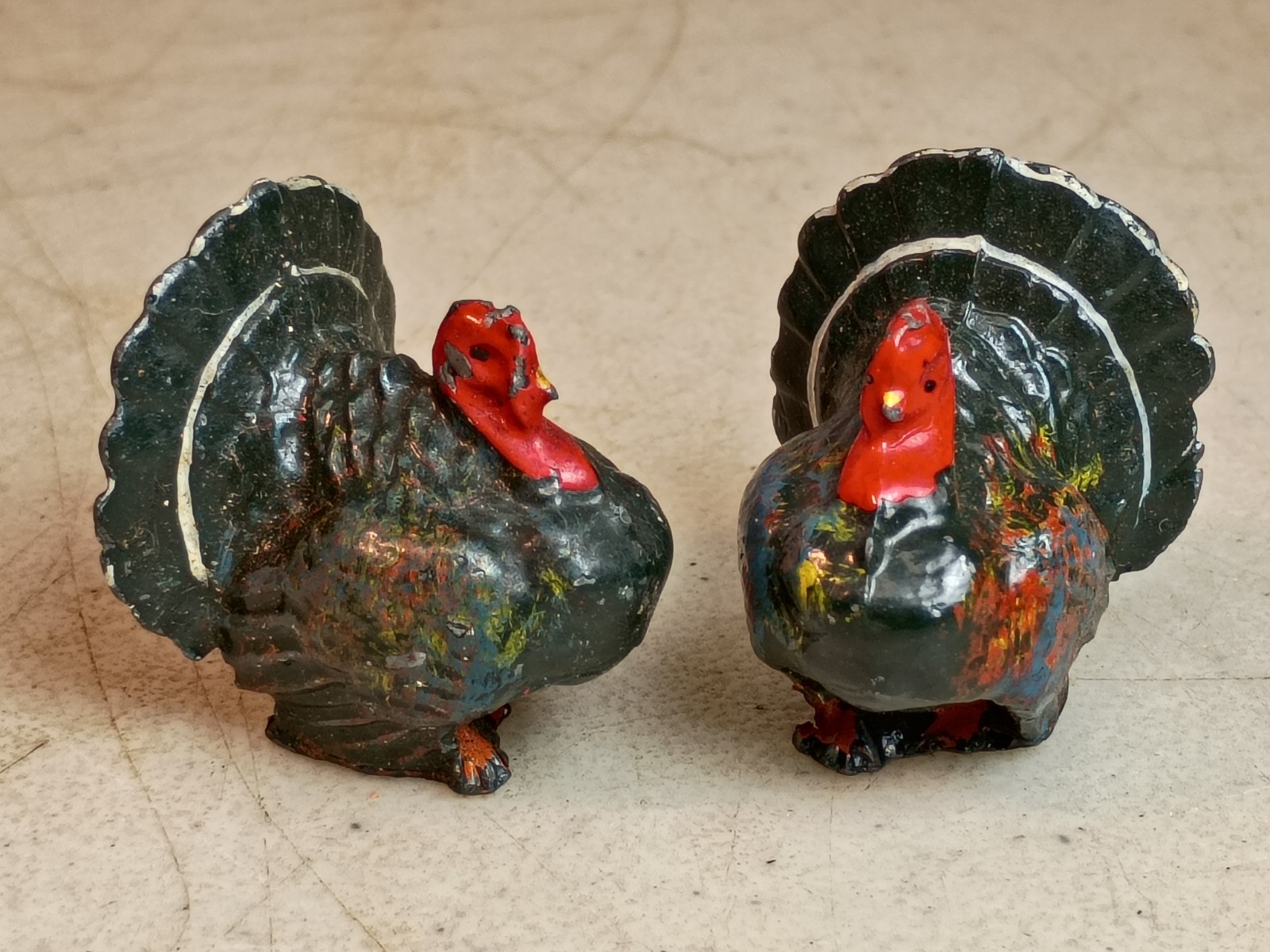 Vtg. Pair of 2 Britain Lead Cast Metal Turkey Figurines Painted Collectible 2pc Vtg. Pair of 2 Britain Lead Cast Metal Turkey Figurines Painted Collectible 2pc