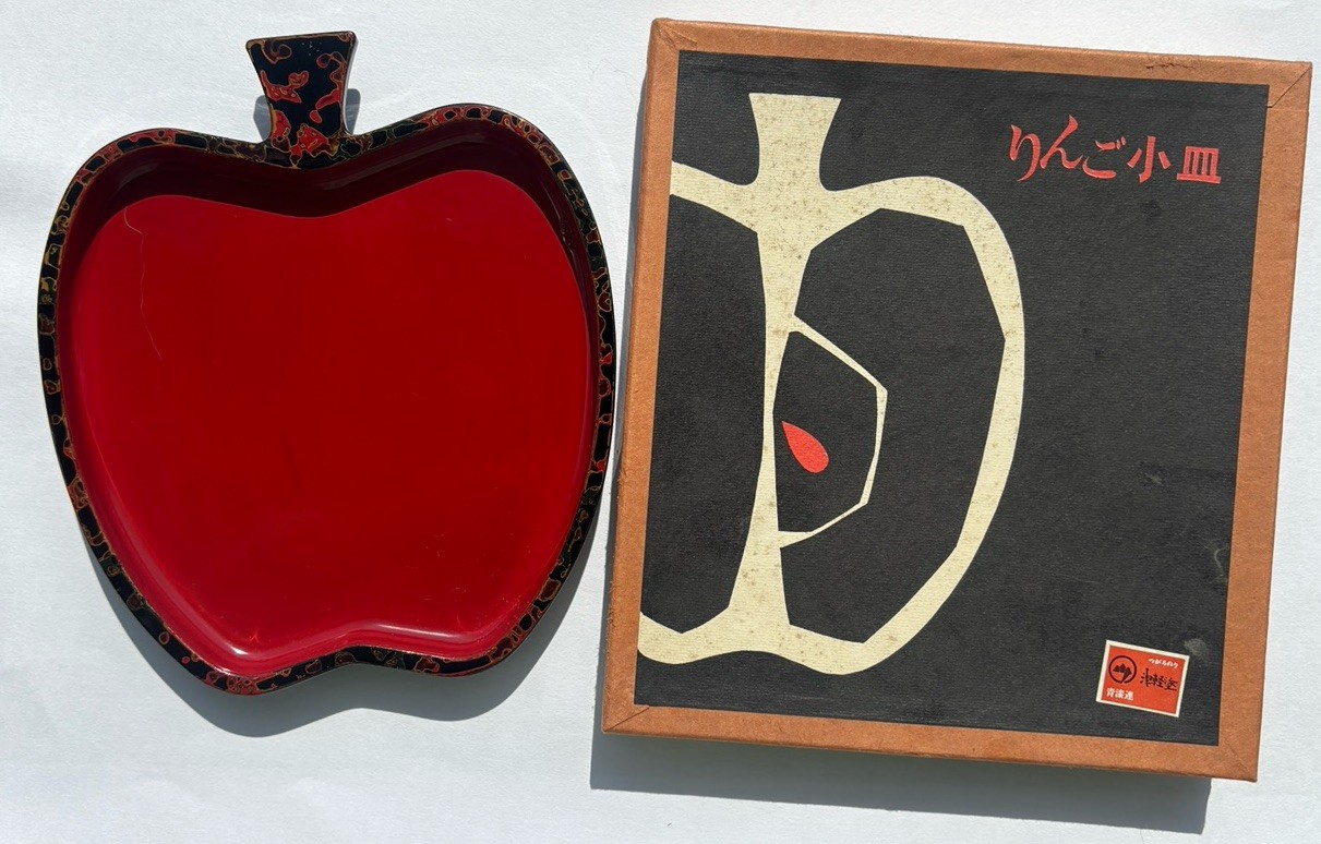 Vintage Japanese Tsugaru Nuri Lacquer Apple Shaped Plate with Original Box