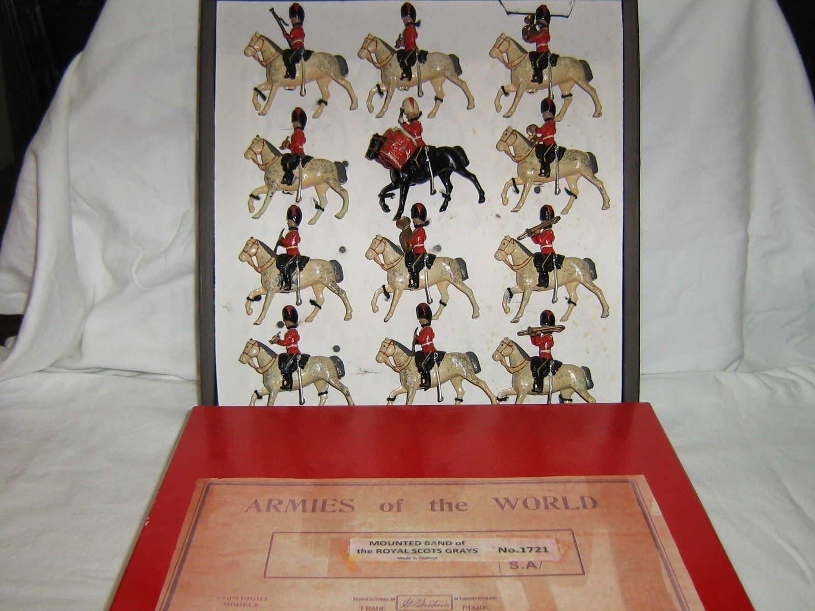 VTG BRITAINS PRE WAR  MOUNTED BAND OF THE ROYAL SCOTS GRAYS SET# 1721 BOXED