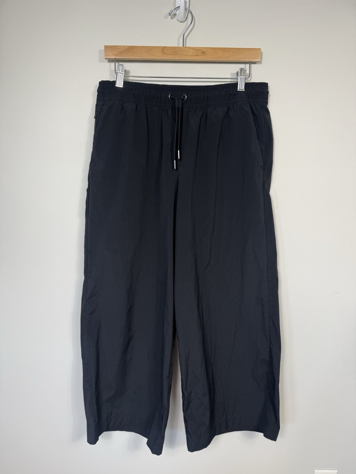 Athleta Pant Midday Mid Rise Crop Poplin Wide Leg Black Medium Pull On Elastic