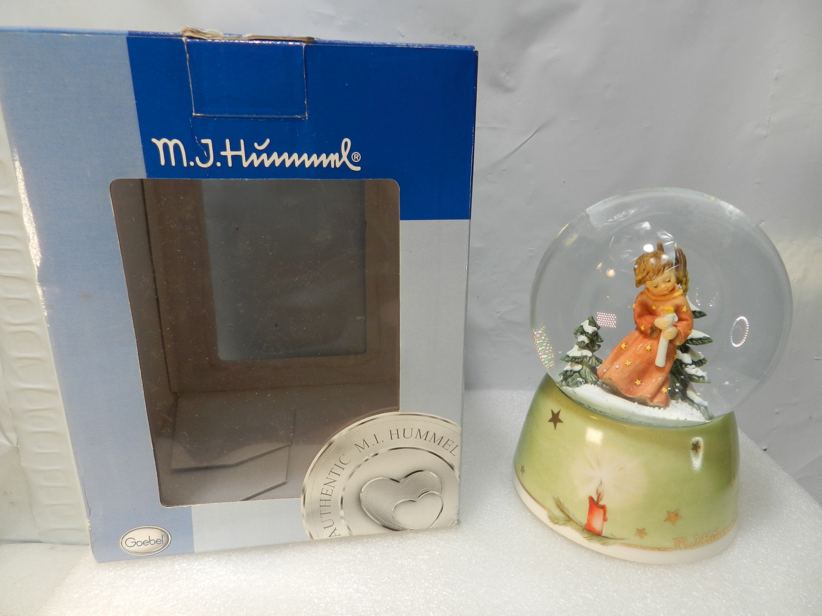 Goebel M.J. Hummel Musical Snow Globe Heavenly Angel Christmas Song in Box Q21K Goebel M.J. Hummel Musical Snow Globe Heavenly Angel Christmas Song in Box Q21K