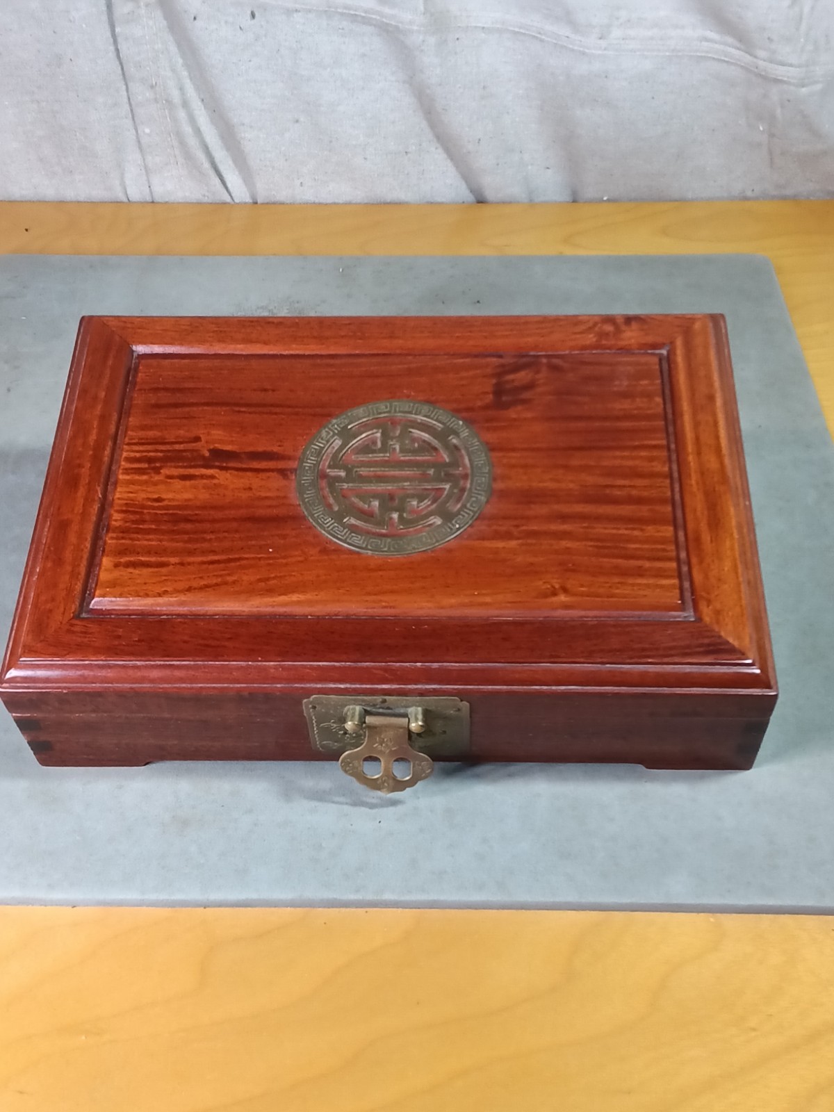 Vintage Chinese Rosewood Jewelry Box Dovetail Brass Shou Longevity Cork Lined Vintage Chinese Rosewood Jewelry Box Dovetail Brass Shou Longevity Cork Lined