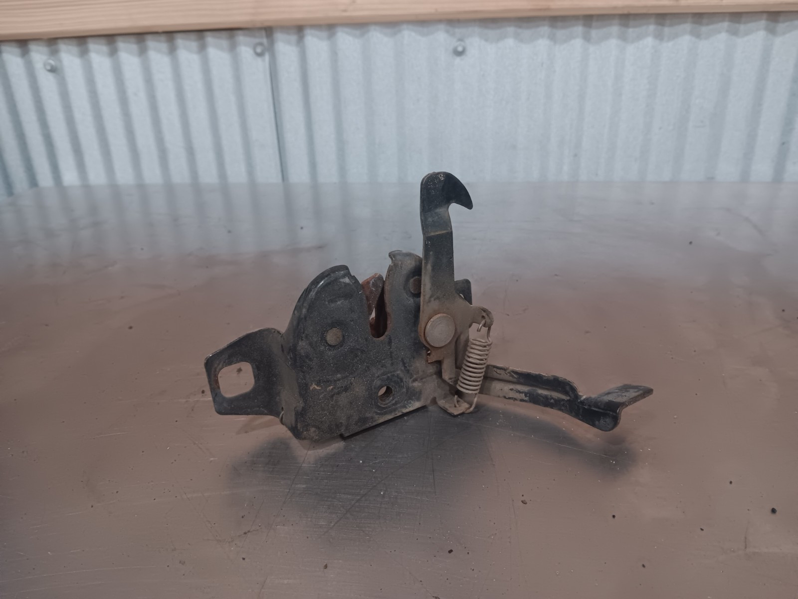 86-97 nissan hardbody d21 oem hood latch 86-97 nissan hardbody d21 oem hood latch