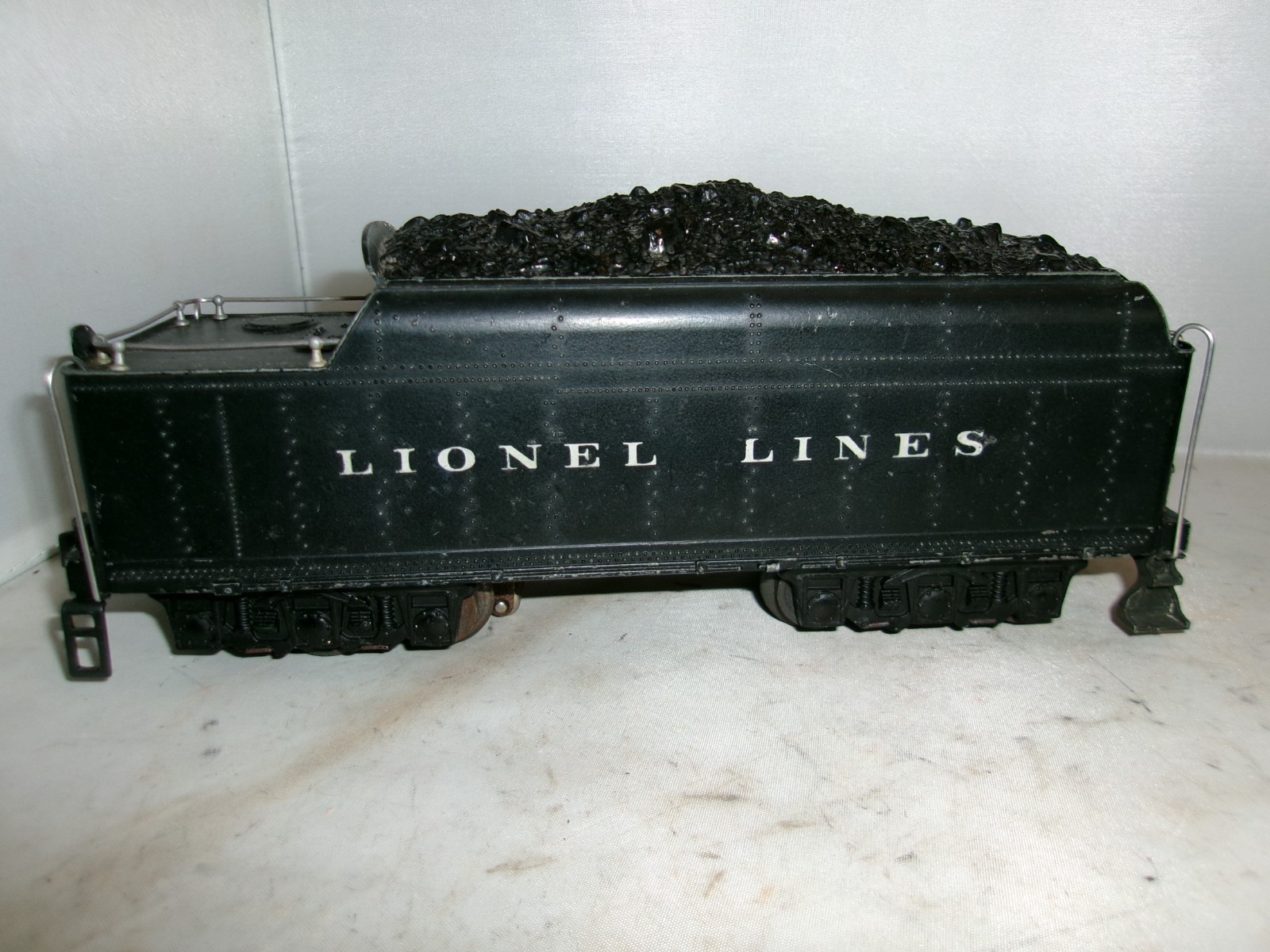 Lionel Postwar 2426W tender c1948 c7 clean and whistles for your 726 or 773 loco Lionel Postwar 2426W tender c1948 c7 clean and whistles for your 726 or 773 loco