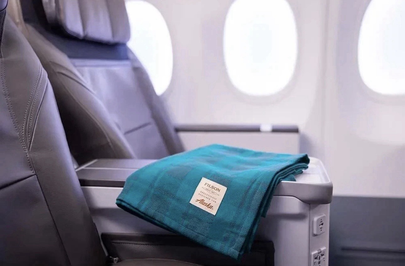 NEW Alaska Airlines First Class FILSON Throw Blanket Brand New SEALED