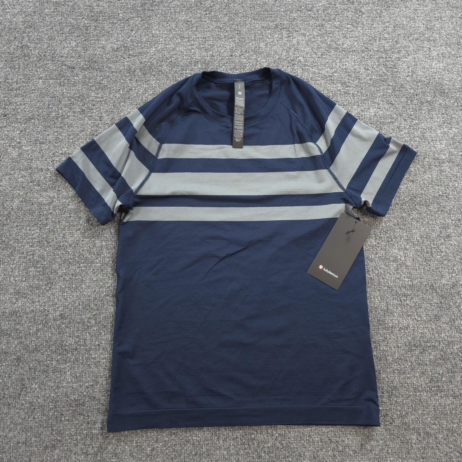 Lululemon Shirt Mens Small Blue Stripe Metal Vent Tech Performance Run Tee Gym