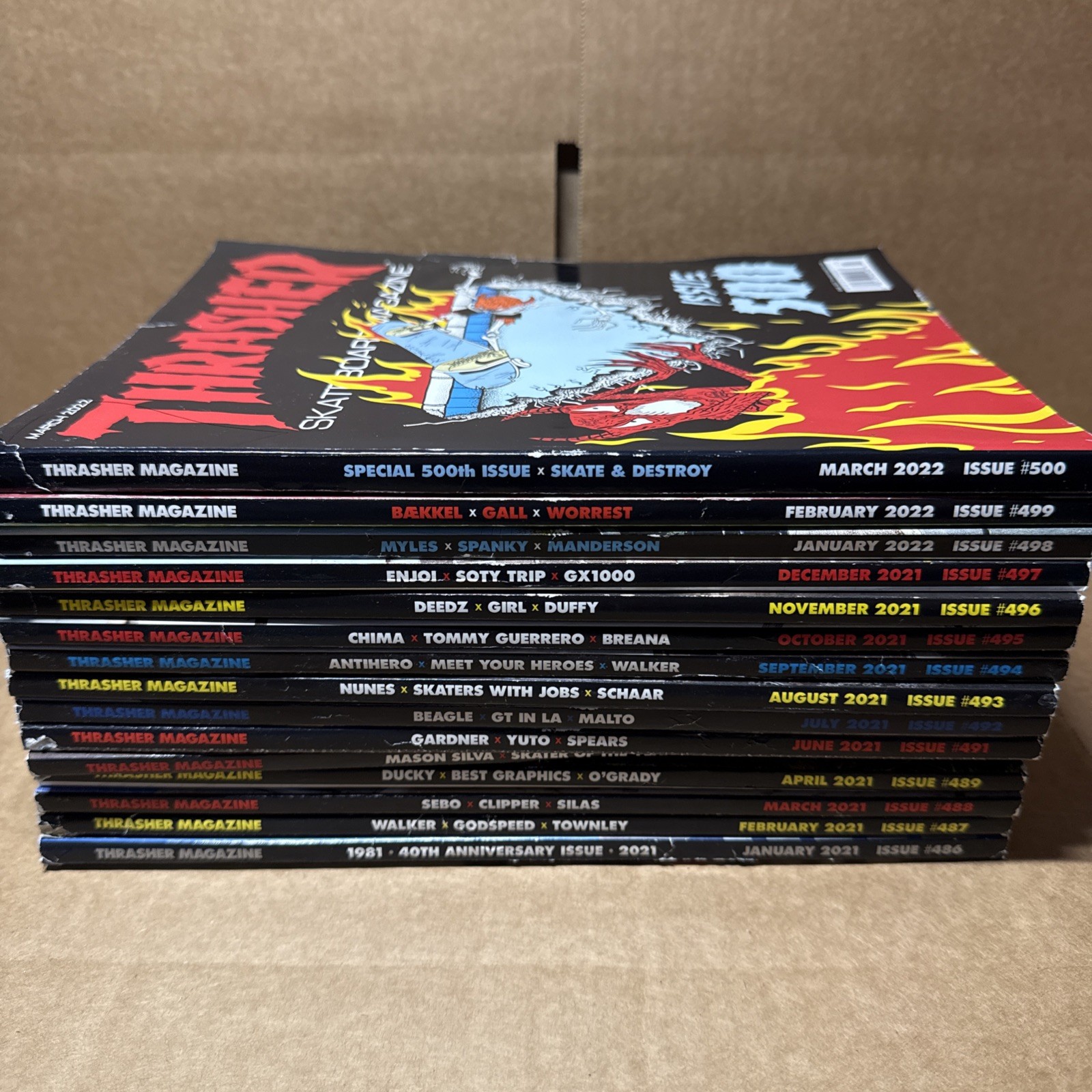 Lot of 15 - Thrasher Magazine - Issues 2021 - 2022 - Skateboarding Collection - Lot of 15 - Thrasher Magazine - Issues 2021 - 2022 - Skateboarding Collection -